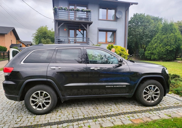 Jeep Grand Cherokee cena 99000 przebieg: 120000, rok produkcji 2015 z Opole Lubelskie małe 211